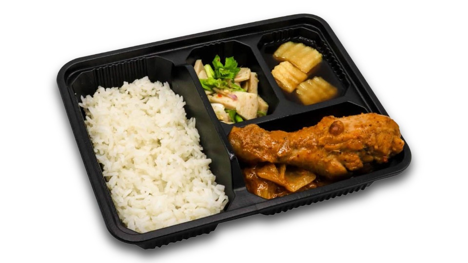 ข้าวมัสมั่นน่องไก่ + ยำหมูยอ + มันต้มขิง (Khaao Massaman Nong Gai + Yum Moo Yor + Man Tom Khing) — Baan Khanitha Express Meal Box
